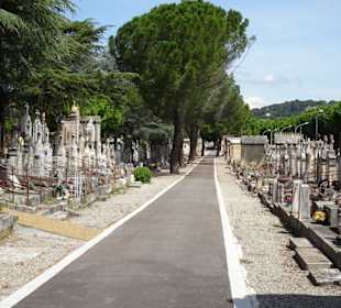 Rundgang über den Friedhof Saint-Pierre