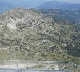 Blick zum Nordwandsteig und in die Tiefe