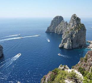 Ausflug auf Capri die Faroglionifelsen