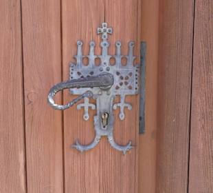 Selbst die Türklinken sind wunderschön verarbeitet