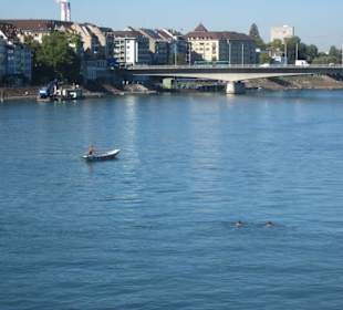 Rhein Basel 2 Schwimmer