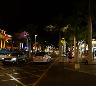 Avenida de Las Américas Nightlife