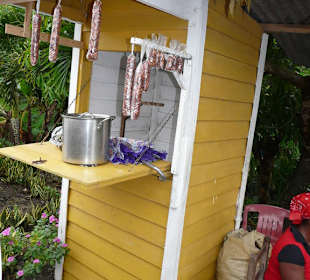 Unterwegs gab es Mandelkekse lecker