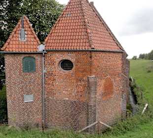 Außenansicht der St.-Marien-Kirche in Warfleth