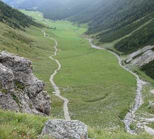 Der Weg ins Tal nach Schlinig