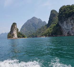 Einfach nur vom Longtailboot genießen