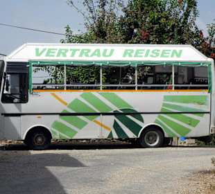 Reisebus "Vertrau Reisen"