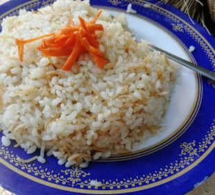 Ein Menü vom Mittagessen