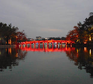 Hoan Kiem See in Hanoi