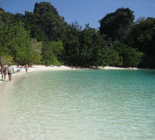 Koh Hong, Beach