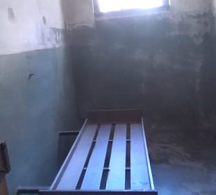 Gericht + Gefängnis 