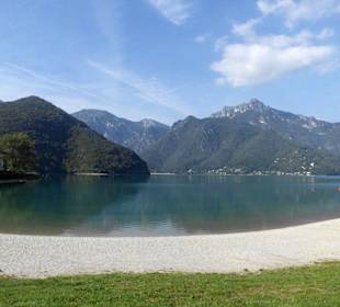Wanderung am Ledro See am Mittag