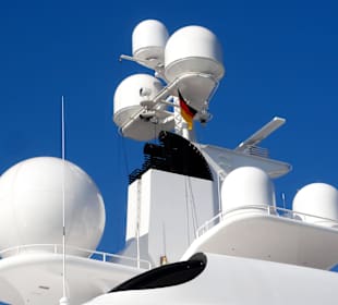 Luxus-Yacht im Hafen