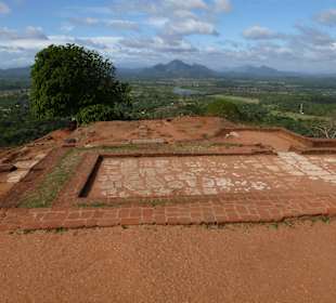 Ruinen auf dem Felsen