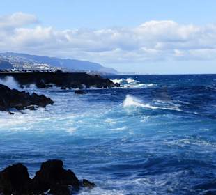 Der wilde Atlantik an der Hafenmole