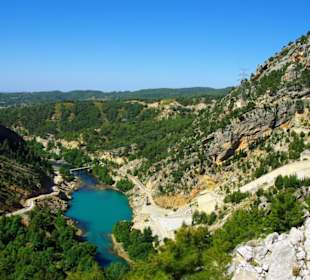Der Staudamm selbst in voller Pracht