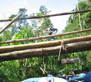 Bambusbrücke, Kopf runter!