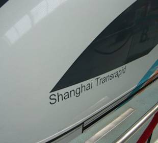 Transrapid im Bahnhof Pudong