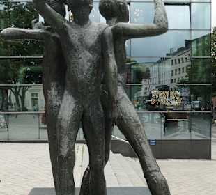 Drei Jungs vom Denkmal Oecher Klenkes