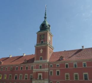 Das Königsschloss vom Schlossplatz aus gesehen