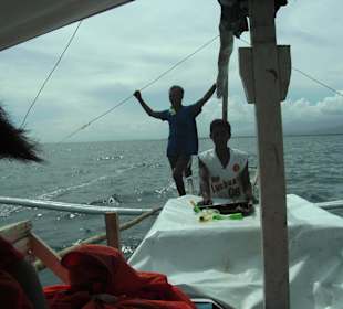 Unsere Bootsmänner kurz nach der Abreise