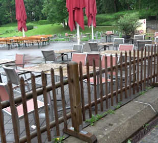 Barfüßer Biergarten im Glacis