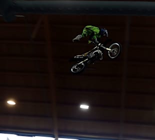 Action FMX-Jump
