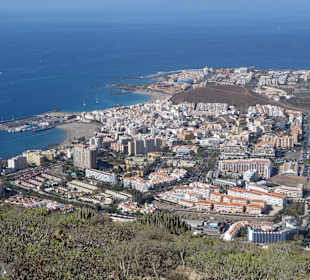 Blick hinunter auf Los Christianos und Americas 