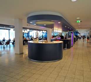 Café-Bereich im Columbus Cruise Center