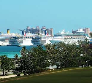 Blick vom Fort Fincastle auf den Hafen