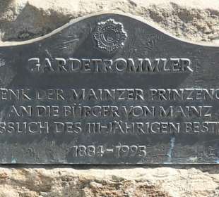 Der Gardetrommler am Schillerplatz / Ludwigstraße