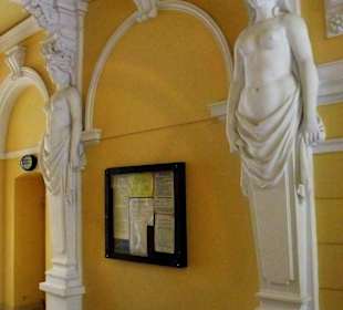 Wejście do kamienicy przy ul. Marszałkowskiej