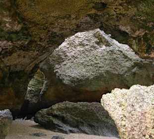 Kalkstein am Uluwatu-Beach.
