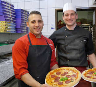 Köstliche Pizzen aus unserem Pizz Pub