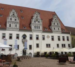 Am Marktplatz in der Altstadt von Meißen