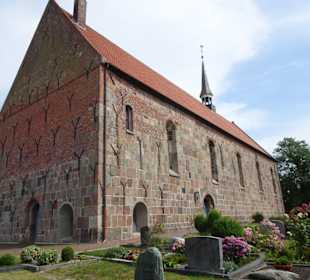 Blick auf die Kirche St. Sixtus und Sinicius