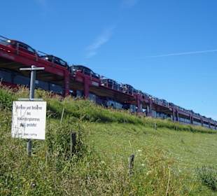 Was macht der Zug denn da?