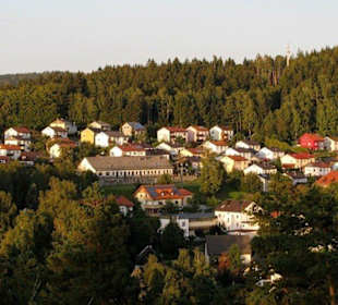 In der Mitte: ehem. Offizierskassino