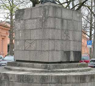 Gefallenendenkmal am Postplatz von Rastatt