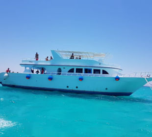 Unser Boot vor Tawila