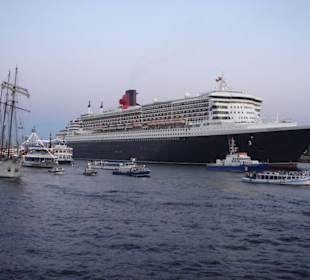 Queen Mary 2 - Hamburg