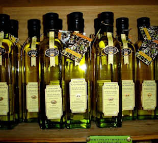 Öle der Olivenmühle in Millas