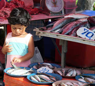 Auch die Kleine war skeptisch