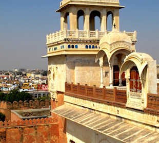 Sujan Mahal