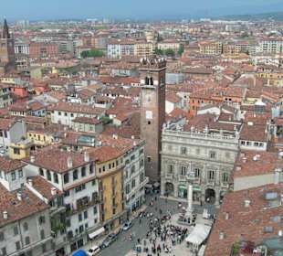 Blick vom Torre dei Lamberti