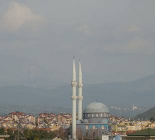 Moschee mit zwei Minarette in Colakli