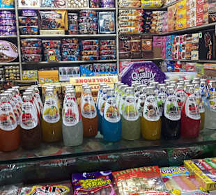 Im Markt, jede Menge Lenbensmittel