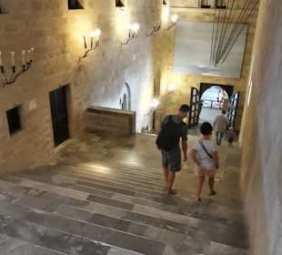 Große Treppe im Palast