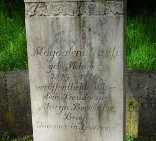 Inschrift am Sockel des Denkmals