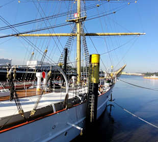 Das Schulschiff Deutschland an seinem Liegeplatz
